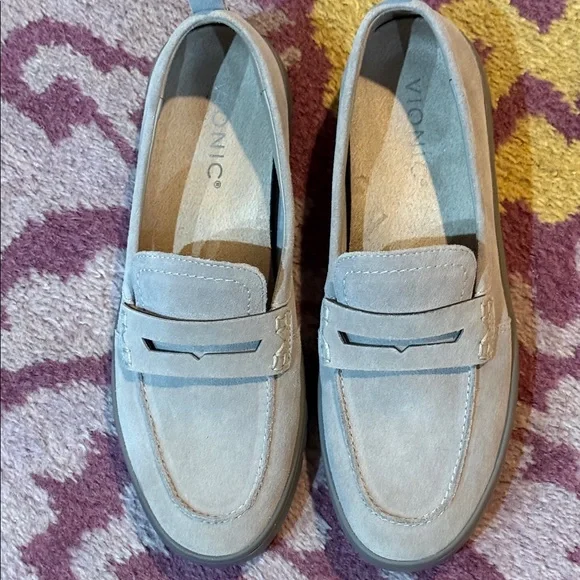 NWOT Vionic Grey Uptown Suede Leather Penny Loafers Size 7.5 - Picture 4 of 10